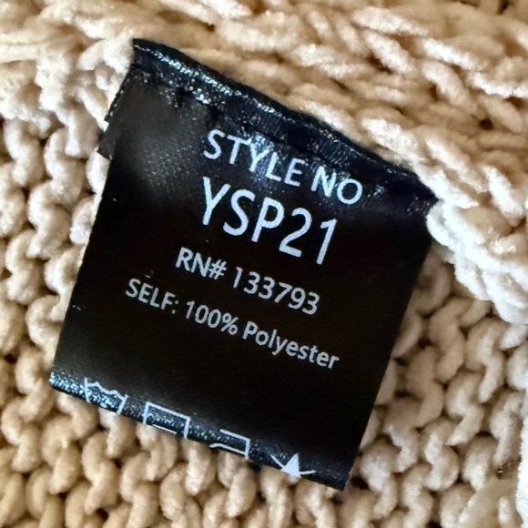 POL Sweater Pants w/Knitted Flowers NWOT - Picture 10 of 10